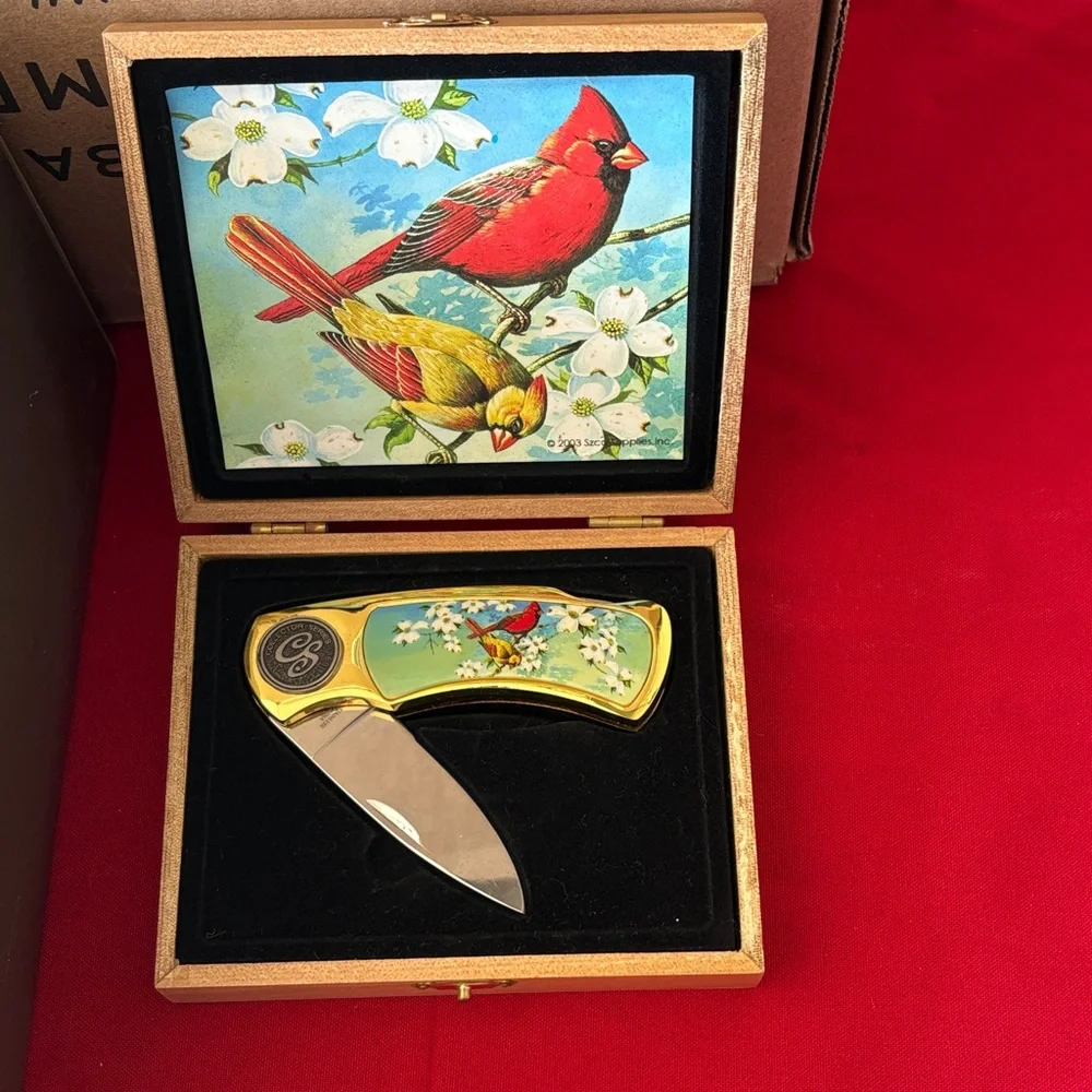 Cardinal Decorative Folding Knife with Bird Artwork - Gold and Green